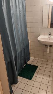 Comfortable 3 BR Apartment Ideal for Groups - 2