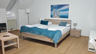 Comfortable 3 BR Apartment Ideal for Groups - 0