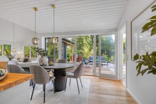 Architect-Designed Holiday Home Close To The Water - 1