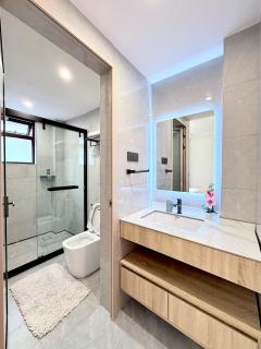 Elegant 3 BR Apartment,Balcony,gym,15th Flr - 8