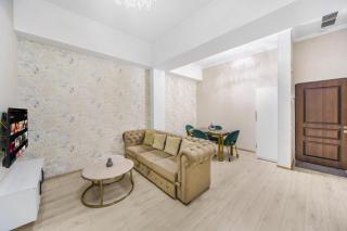 Modern 2 Bedroom apt Near Republic Square! - 8