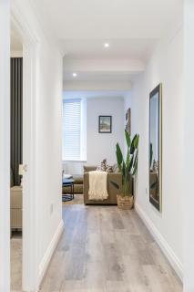 Stone Street - Stylish Central Flat With Balcony - 3