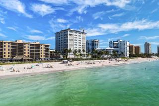 Yellow Door Beach Cottage - 3