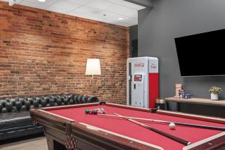 French's Luxury Condo - Steps from Broadway - 8