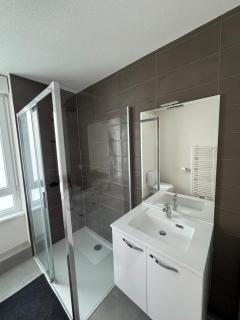 Cozy apartment with balcony and secure parking - 4