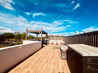 AGENCE JF IMMO -Belle villa climatisee 6 pers proche plage solarium piscine collective- V0755 - 0