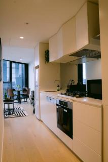 Stylish Arts Apt l Lift l Gym l Sauna - 6