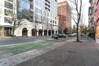 Belltown Studio w Gym Rooftop Sun Deck SEA-70 - 8