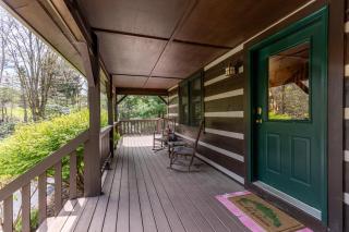 Hemlock Hideaway - 9