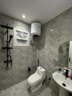 شقة هادئة في حي العقيق A quiet apartment with a unique design in Al-Aqiq district - 3