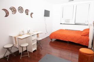 West Village Escape - Steps from Subway Cafes - 7