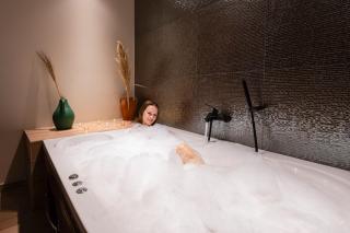 1bd studio jacuzzi, self-check in 5 min ca airport - 7