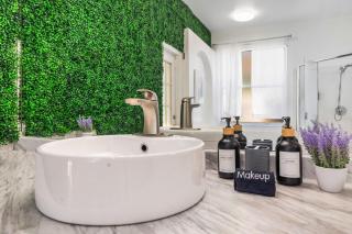 Beautiful 5BR 4 baths Themed home near Disney and Universal, Private Pool, Gameroom, baby Crib and more - Kissimmee - 6