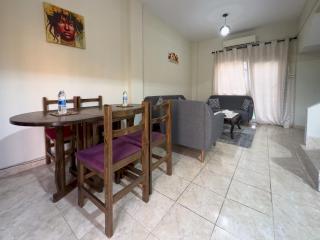 277 · 2 BR Townhouse Backyard - 5