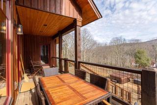 Little Cubs Cabin at Eagles Nest - 9