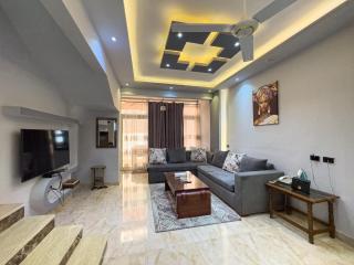 2BR Townhouse 2 Bath TV Backyard - 129 - 1