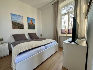 Heuler beim Ochsenturm am Deich - 7