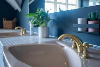 Spacious 9 bedroom house with games room - 8