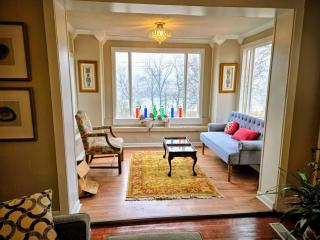 Carrie Tucker Cottage w River View - 3