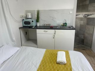 Lady S of the DeadSea Crown Group Collection - 1