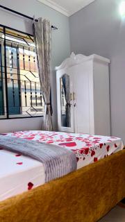 MT Luxe Apartment - 6