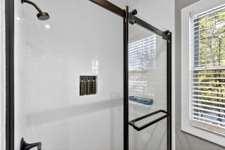 Modern 3-Bed Apartment Near NYC - Newly Renovated - 6