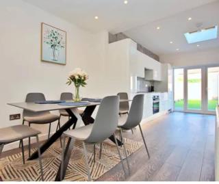 Brand New 3 Bedroom House with Parking and Garden near Elstree Studios - 3