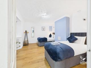 4 Bed 2 Bath Contractors Long Stays Parking Fast Wi-Fi - 2