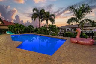 Sunshine, Serenity & a Heated Pool Escape for All-Day Fun - Modern Vibes Villa - Roelens - 6