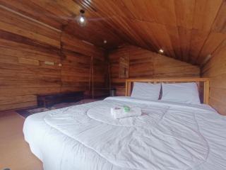 Dieng Indah Villa & Cabin by Hello Room - 2