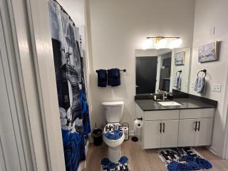 Prime Location mins from downtown with garage parking - 5