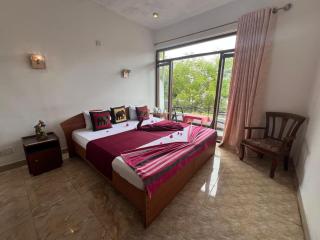 Kandy IVY Banks Holiday Resort - 2