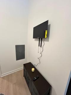 Prime Location mins from downtown with garage parking - 6