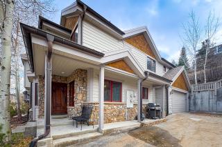 Old Town Hillside Hideaway - 9