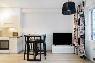 Arctic City Haven, Private Sauna & Wifi - 9