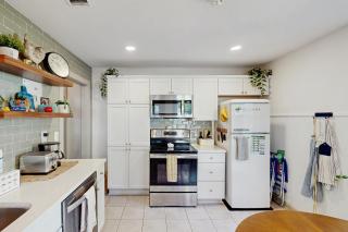 Oasis on Texas Ave - 5