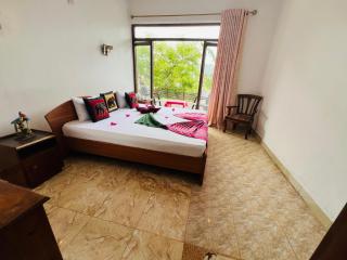 Kandy IVY Banks Holiday Resort - 9