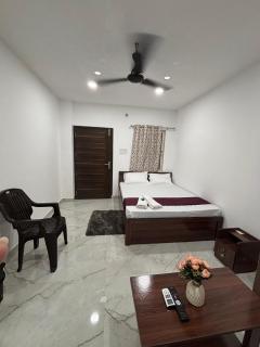 Hoppin Homestay - Guwahati - 8