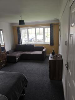 Large Room in Bromborough - 0