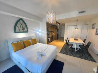 Modern Studio in Downtown Doral - 2