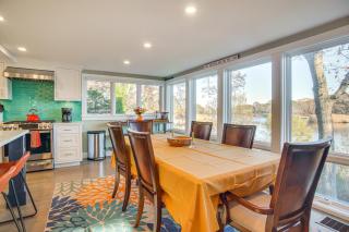 1 Mi to Ferry and Beach Waterfront Hyannis Home! - 9