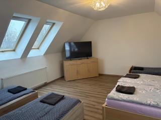 Podkrovní apartmán se společným bazénem - 4