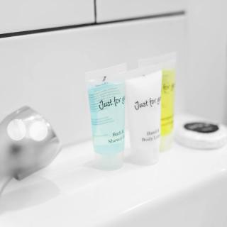 Charming 2-Bedroom Home - Garden & Driveway Parking 20SL - 2