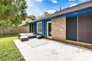 Extended Stay in Sugar Land! Family Home with Yard - 6