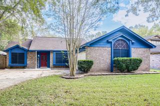 Extended Stay in Sugar Land! Family Home with Yard - 7
