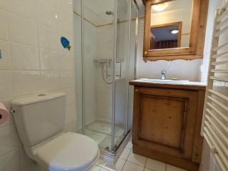 Charmant 4 pièces, 8 personnes, pied des pistes, Wi-Fi, animaux acceptés - FR-1-815-86 - 5