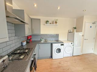 Disc Monthly Rate - 3 bedroom flat near Aldgate East, Whitechapel, Brick Lane, Shoreditch, Tower Hill - 5
