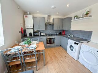 Disc Monthly Rate - 3 bedroom flat near Aldgate East, Whitechapel, Brick Lane, Shoreditch, Tower Hill - 6
