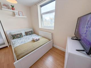 Disc Monthly Rate - 3 bedroom flat near Aldgate East, Whitechapel, Brick Lane, Shoreditch, Tower Hill - 3