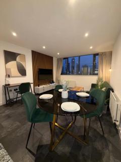 Luxury 2BR Apartment Great Views Free Parking - 8